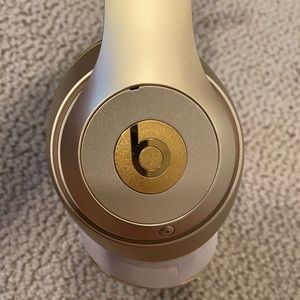 BEATS STUDIO WIRELESS 3 BRAND NEW!!
